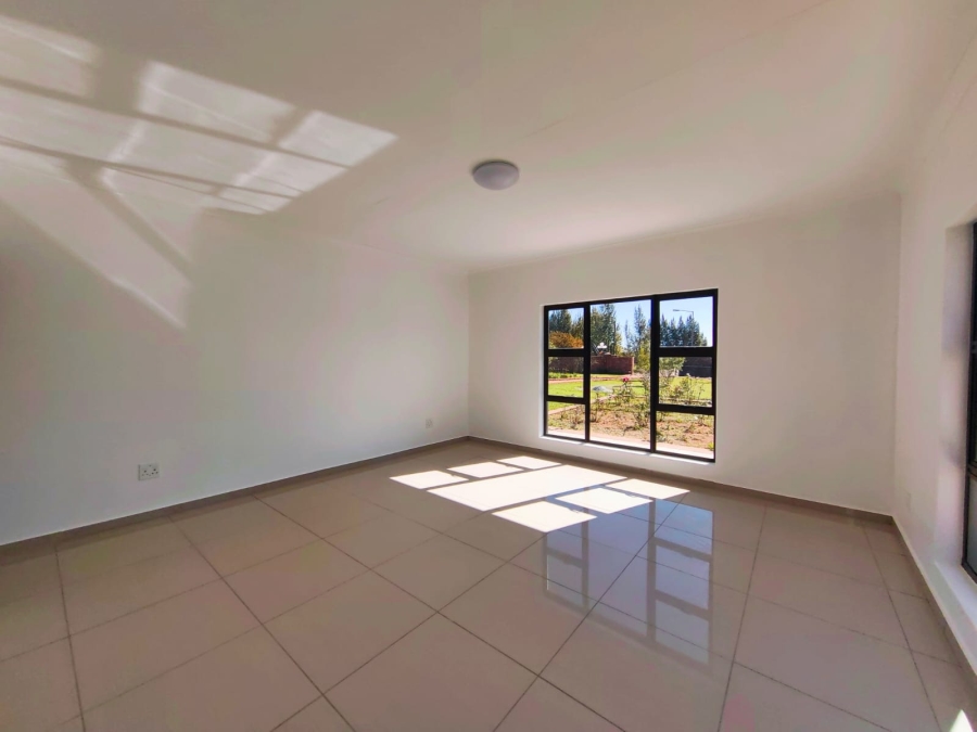 5 Bedroom Property for Sale in Grimbeeck Park North West